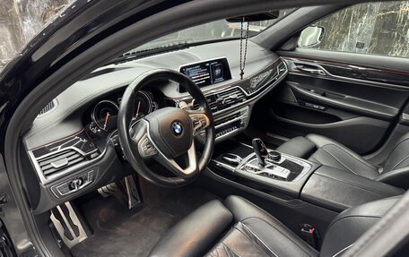 BMW 7 серия, 2015 год, 3 900 000 рублей, 21 фотография