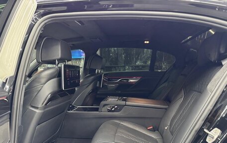 BMW 7 серия, 2015 год, 3 900 000 рублей, 23 фотография
