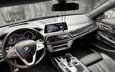 BMW 7 серия, 2015 год, 3 900 000 рублей, 28 фотография