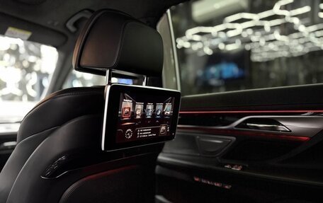 BMW 7 серия, 2015 год, 3 900 000 рублей, 30 фотография