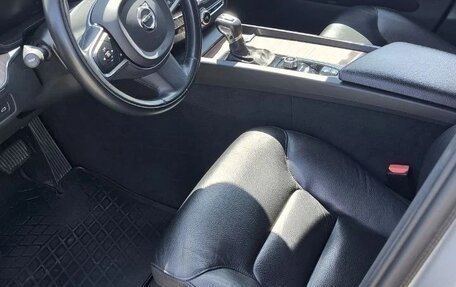 Volvo XC60 II, 2018 год, 3 150 000 рублей, 8 фотография