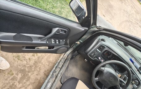 Nissan Primera II рестайлинг, 1998 год, 75 000 рублей, 23 фотография