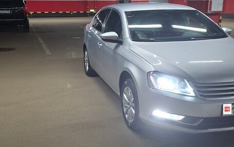 Volkswagen Passat B7, 2011 год, 810 000 рублей, 4 фотография
