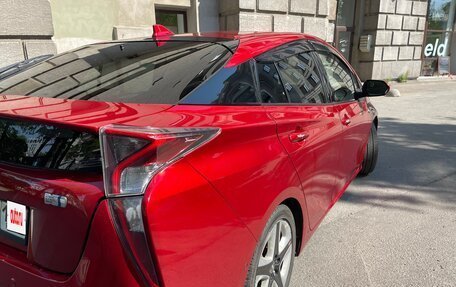 Toyota Prius IV XW50, 2016 год, 1 590 000 рублей, 4 фотография