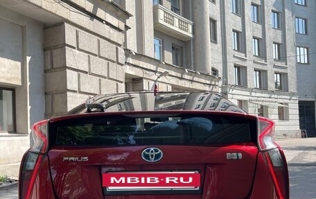Toyota Prius IV XW50, 2016 год, 1 590 000 рублей, 6 фотография