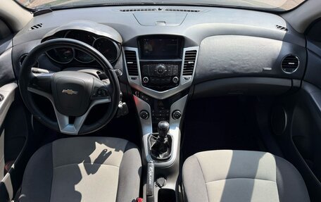 Chevrolet Cruze II, 2010 год, 602 000 рублей, 13 фотография