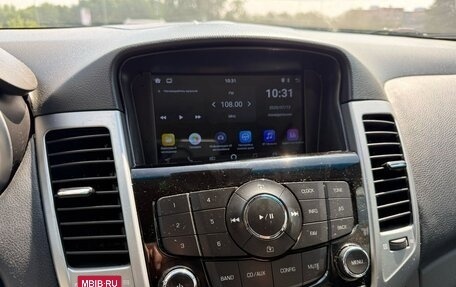 Chevrolet Cruze II, 2010 год, 602 000 рублей, 10 фотография