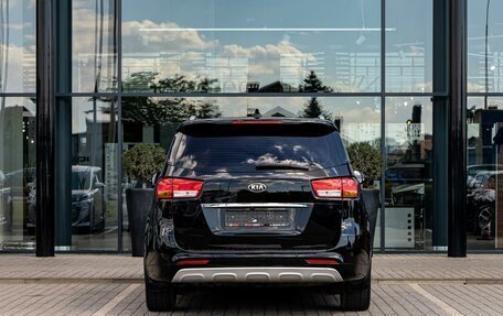 KIA Carnival III, 2016 год, 2 395 000 рублей, 5 фотография