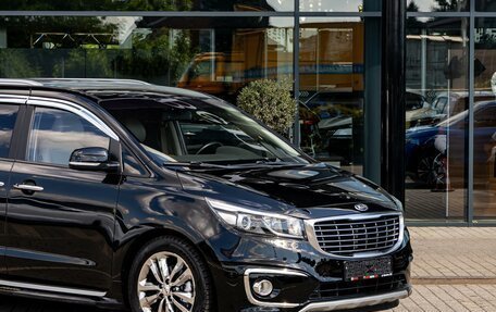 KIA Carnival III, 2016 год, 2 395 000 рублей, 8 фотография
