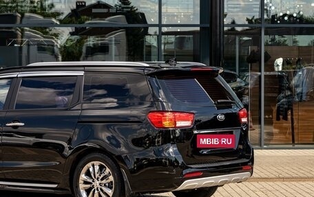 KIA Carnival III, 2016 год, 2 395 000 рублей, 10 фотография