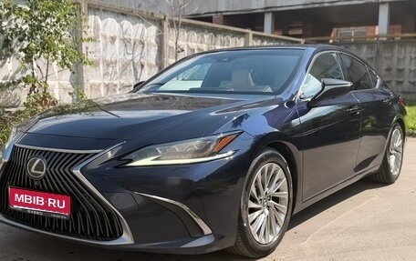 Lexus ES VII, 2019 год, 4 050 000 рублей, 1 фотография