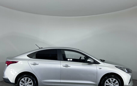 Hyundai Solaris II рестайлинг, 2022 год, 1 750 000 рублей, 4 фотография