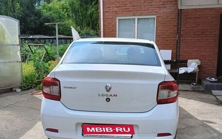 Renault Logan II, 2018 год, 700 000 рублей, 2 фотография