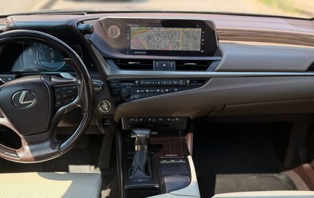 Lexus ES VII, 2019 год, 4 050 000 рублей, 8 фотография