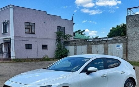 Mazda 3, 2019 год, 2 100 000 рублей, 2 фотография