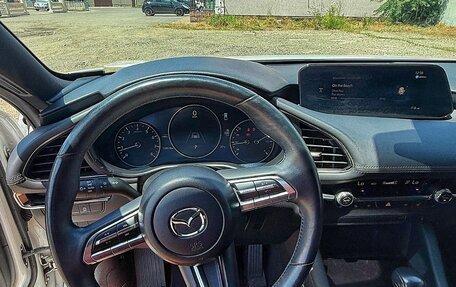 Mazda 3, 2019 год, 2 100 000 рублей, 10 фотография