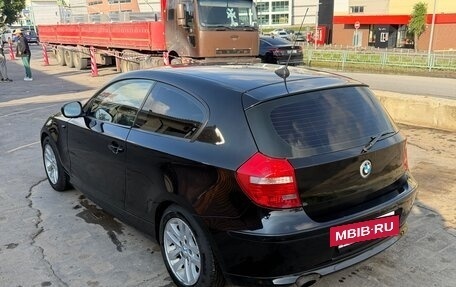 BMW 1 серия, 2011 год, 930 000 рублей, 2 фотография