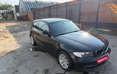 BMW 1 серия, 2011 год, 930 000 рублей, 6 фотография