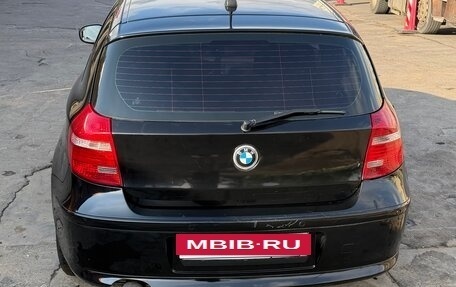BMW 1 серия, 2011 год, 930 000 рублей, 4 фотография