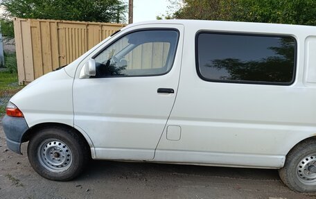 Toyota HiAce, 1999 год, 660 000 рублей, 1 фотография