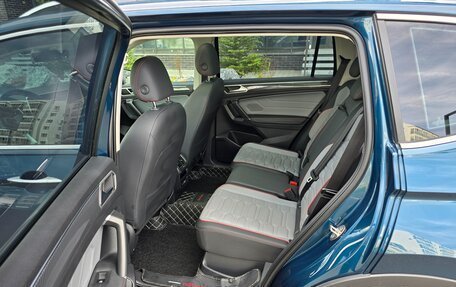 Volkswagen Tiguan II, 2021 год, 3 049 000 рублей, 14 фотография