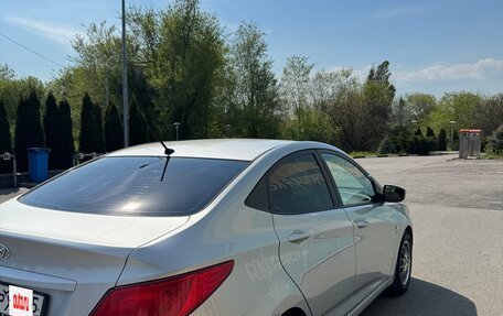 Hyundai Solaris II рестайлинг, 2016 год, 880 000 рублей, 5 фотография