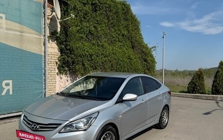 Hyundai Solaris II рестайлинг, 2016 год, 880 000 рублей, 2 фотография