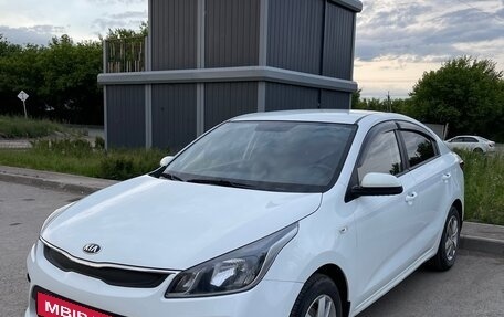 KIA Rio IV, 2018 год, 1 200 000 рублей, 2 фотография