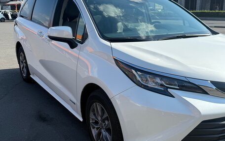 Toyota Sienna, 2021 год, 4 500 000 рублей, 2 фотография