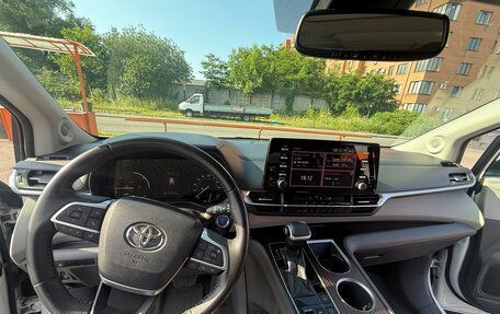Toyota Sienna, 2021 год, 4 500 000 рублей, 5 фотография