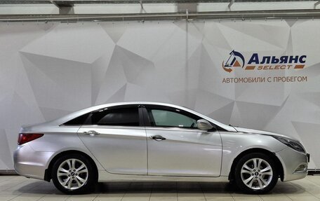Hyundai Sonata VI, 2011 год, 720 000 рублей, 2 фотография