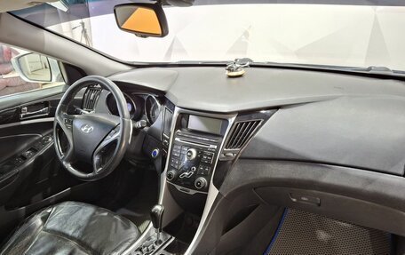 Hyundai Sonata VI, 2011 год, 720 000 рублей, 12 фотография