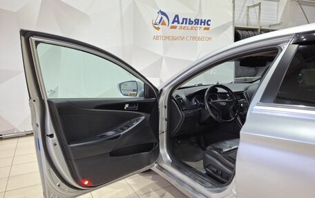 Hyundai Sonata VI, 2011 год, 720 000 рублей, 21 фотография