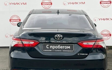 Toyota Camry, 2018 год, 2 399 000 рублей, 4 фотография