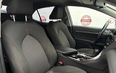 Toyota Camry, 2018 год, 2 399 000 рублей, 38 фотография