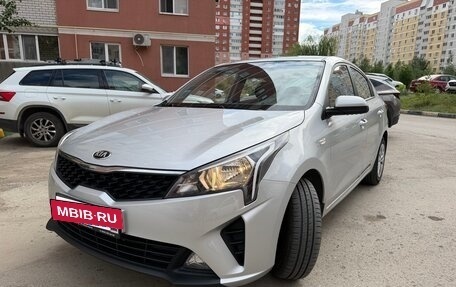 KIA Rio IV, 2021 год, 1 699 000 рублей, 2 фотография
