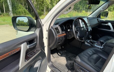 Toyota Land Cruiser 200, 2020 год, 8 650 000 рублей, 3 фотография