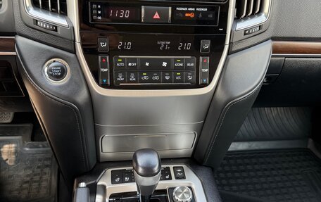 Toyota Land Cruiser 200, 2020 год, 8 650 000 рублей, 5 фотография