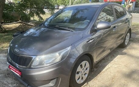 KIA Rio III рестайлинг, 2013 год, 600 000 рублей, 10 фотография
