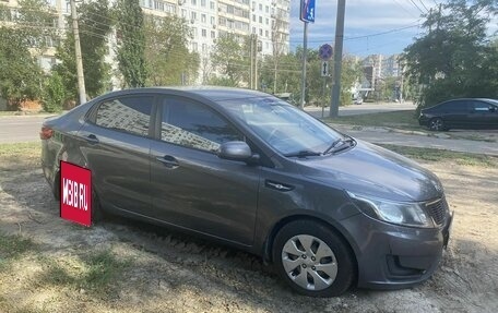 KIA Rio III рестайлинг, 2013 год, 600 000 рублей, 4 фотография