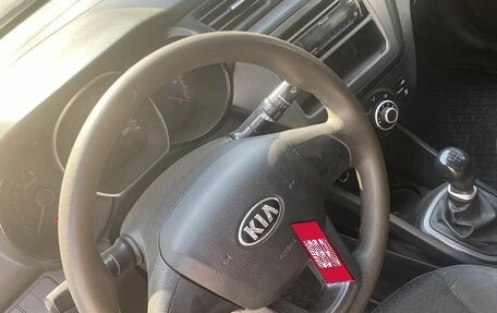 KIA Rio III рестайлинг, 2013 год, 600 000 рублей, 8 фотография