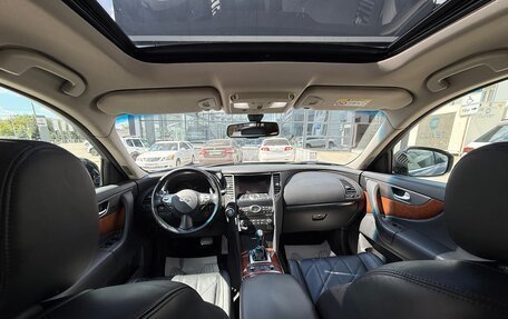Infiniti QX70, 2014 год, 1 900 000 рублей, 9 фотография