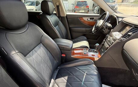 Infiniti QX70, 2014 год, 1 900 000 рублей, 12 фотография