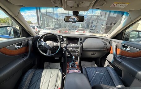 Infiniti QX70, 2014 год, 1 900 000 рублей, 10 фотография