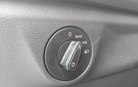 Volkswagen Jetta VII, 2018 год, 1 379 000 рублей, 17 фотография
