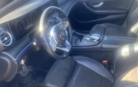 Mercedes-Benz E-Класс, 2019 год, 2 850 000 рублей, 9 фотография