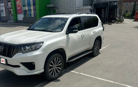 Toyota Land Cruiser Prado 150 рестайлинг 2, 2021 год, 7 500 000 рублей, 2 фотография