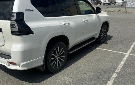 Toyota Land Cruiser Prado 150 рестайлинг 2, 2021 год, 7 500 000 рублей, 5 фотография