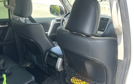Toyota Land Cruiser Prado 150 рестайлинг 2, 2021 год, 7 500 000 рублей, 8 фотография