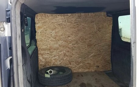 Renault Trafic, 2004 год, 1 000 000 рублей, 3 фотография